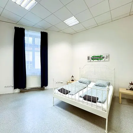 公寓 Vlnena Apartmans 布尔诺
